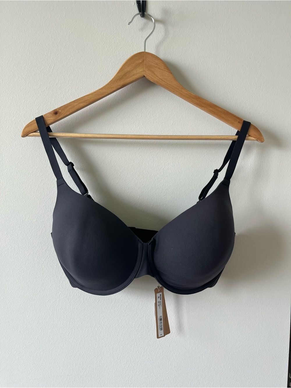 SKIMS Fits Everybody T-Shirt Bra NWT Onyx Color